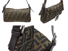 画像をギャラリービューアに読み込む, FENDI フェンディ マンマバケット ワンショルダーバッグ 2211-26424-008 ズッカ柄 キャンバス レザー ブラウン シルバー金具 美品 中古 4b007738