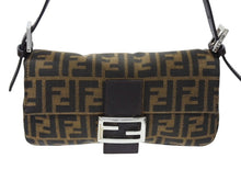 画像をギャラリービューアに読み込む, 極美品 FENDI フェンディ マンマバケット ワンショルダーバッグ 26424 ズッカ柄 キャンバス レザー ブラウン シルバー金具 中古 4b007739