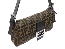 画像をギャラリービューアに読み込む, 極美品 FENDI フェンディ マンマバケット ワンショルダーバッグ 26424 ズッカ柄 キャンバス レザー ブラウン シルバー金具 中古 4b007739