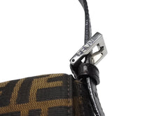 画像をギャラリービューアに読み込む, 極美品 FENDI フェンディ マンマバケット ワンショルダーバッグ 26424 ズッカ柄 キャンバス レザー ブラウン シルバー金具 中古 4b007739