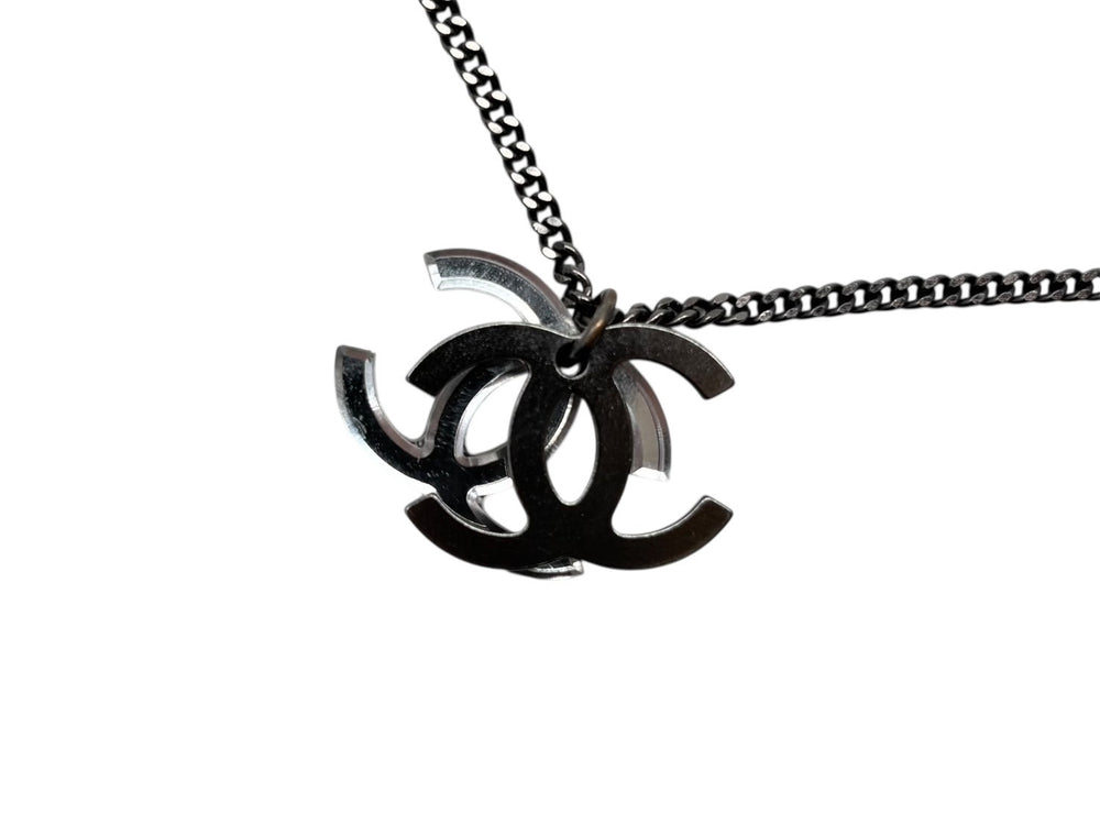 CHANEL Double here mark necklace 09A stamp Weight 11.0g Clear logo Silver hardware Good condition Used 4b007758