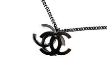 画像をギャラリービューアに読み込む, CHANEL シャネル ダブル ココマーク ネックレス 09A刻印 重量11.0g クリア ロゴ シルバー金具 美品 中古 4b007758