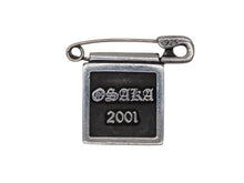 画像をギャラリービューアに読み込む, CHROME HEARTS クロムハーツ フレームド ピンバッチ 2001年 大阪限定 シルバー925 9,0g 美品 中古 4b007766