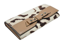 画像をギャラリービューアに読み込む, VALENTINO ヴァレンティノ 二つ折り長財布 PR 07 752GIB ハラコ レザー クリーム ベージュ ゴールド金具 美品 中古 4b007781