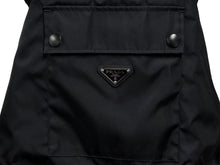 Load image into Gallery viewer, 極美品 PRADA プラダ トライアングルロゴ オーバーオール つなぎ リナイロン ポリアミド ブラック シルバー金具 ブラック サイズ52 中古 4b007843