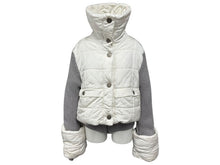 画像をギャラリービューアに読み込む, 極美品 CHANEL シャネル スポーツライン 切り替え ニットダウンジャケット P16399W02678 サイズ38 ココマーク ホワイト グレー 中古 4b007888