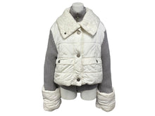 画像をギャラリービューアに読み込む, 極美品 CHANEL シャネル スポーツライン 切り替え ニットダウンジャケット P16399W02678 サイズ38 ココマーク ホワイト グレー 中古 4b007888