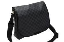 画像をギャラリービューアに読み込む, LOUIS VUITTON ルイヴィトン ダニエルMM ショルダーバッグ N58029 ダミエグラフィット ブラック シルバー金具 美品 中古 4c075299