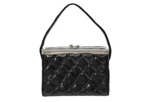 画像をギャラリービューアに読み込む, CHANEL シャネル マトラッセ スクエア バニティバッグ 観音開 ハンドバッグ 4番台 パテントレザー ブラック シルバー金具 中古 4b007939