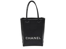 画像をギャラリービューアに読み込む, 極美品 CHANEL シャネル スモール トート エッセンシャル 12番台 A46880 ラムスキン ロゴ ブラック シルバー金具 中古 4b007948