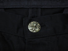 画像をギャラリービューアに読み込む, 極美品 CHROME HEARTS クロムハーツ デニム パンツ サイズ36 クロスボール セメタリー カモ柄 クロスパッチ 中古 4b008052