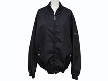 画像をギャラリービューアに読み込む, PRADA プラダ 22AW Re-Nylon PLATE LOGO BOMBER JACKET 三角プレートロゴ ナイロンボンバージャケット SGH038 R121 ブラック サイズ52 美品 中古 4b008055