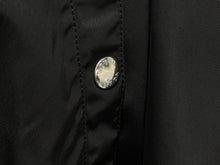 画像をギャラリービューアに読み込む, PRADA プラダ 22AW Re-Nylon PLATE LOGO BOMBER JACKET 三角プレートロゴ ナイロンボンバージャケット SGH038 R121 ブラック サイズ52 美品 中古 4b008055