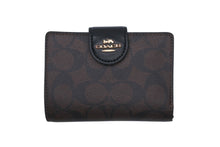 画像をギャラリービューアに読み込む, COACH コーチ シグネチャー 二つ折り財布 C0082 ブラウン ブラック PVC レザー ゴールド金具 美品 中古 4b008062