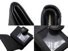 画像をギャラリービューアに読み込む, COACH コーチ シグネチャー 二つ折り財布 C0082 ブラウン ブラック PVC レザー ゴールド金具 美品 中古 4b008062