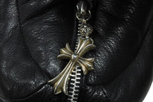 画像をギャラリービューアに読み込む, 極美品 CHROME HEARTS クロムハーツ 3D CH PLUS PILLOW LEATHER 3D CHプラス レザークッション ブラック シルバー925 中古 4b008089