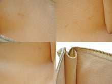 Load image into Gallery viewer, LOUIS VUITTON ルイヴィトン ポシェットアクセソワール アクセサリーポーチ M5294A エピレザー ヴァニラ 美品 中古 4b008100