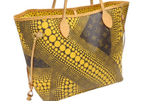 Load image into Gallery viewer, 極美品 LOUIS VUITTON ルイヴィトン トートバッグ モノグラム ネヴァーフルMM ヤヨイクサマ 草間彌生 M40685 イエロー 中古 4b008118