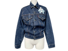 画像をギャラリービューアに読み込む, 極美品 CHROME HEARTS クロムハーツ × LEVI'S リーバイス デニムジャケット フローラル クロスパッチ デニムジャケット サイズ10Y 中古 4b008137