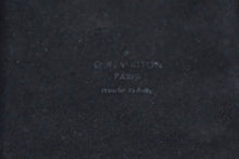 Load image into Gallery viewer, LOUIS VUITTON ルイ・ヴィトン スマホケース M64487 ブラウン モノグラムキャンバス プラスチック BC1137 美品 中古 4b007595