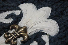 画像をギャラリービューアに読み込む, CHROME HEARTS クロムハーツ マフラー ストール BSフレア レザー シルバー925 ブルー ホワイト 良品 中古 4b008162