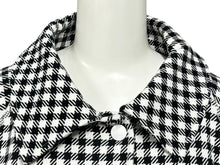 Load image into Gallery viewer, MIUMIU ミュウミュウ クロップド ブルゾン ジャケット MJL819 サイズM チェック柄 ロゴ ラグラン ホワイト ブラック 美品 中古 4b008193