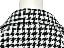 Load image into Gallery viewer, MIUMIU ミュウミュウ クロップド ブルゾン ジャケット MJL819 サイズM チェック柄 ロゴ ラグラン ホワイト ブラック 美品 中古 4b008193