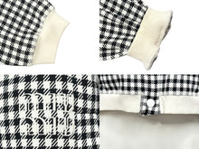 Load image into Gallery viewer, MIUMIU ミュウミュウ クロップド ブルゾン ジャケット MJL819 サイズM チェック柄 ロゴ ラグラン ホワイト ブラック 美品 中古 4b008193