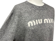 画像をギャラリービューアに読み込む, MIUMIU ミュウミュウ ニット セーター MML808 サイズ40 カシミヤ ウール インターシャロゴ グレー ホワイト 美品 中古 4b008197