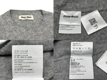 画像をギャラリービューアに読み込む, MIUMIU ミュウミュウ ニット セーター MML808 サイズ40 カシミヤ ウール インターシャロゴ グレー ホワイト 美品 中古 4b008197