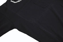 画像をギャラリービューアに読み込む, CHROME HEARTS クロムハーツ ネックロゴ 長袖Tシャツ サイズL アームロゴ プリント ブラック コットン 美品 中古 4b008219