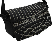 画像をギャラリービューアに読み込む, CHANEL シャネル スポーツライン ショルダーバッグ A32807 10番台 ココマーク ステッチ ナイロン ブラック 美品 中古 4b008242