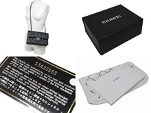 画像をギャラリービューアに読み込む, 極美品 CHANEL シャネル Wフラップ チェーンショルダーバッグ マトラッセ23 キャビアスキン ブラック シルバー金具 15番台 中古 4b008258