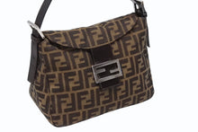 画像をギャラリービューアに読み込む, 極美品 FENDI フェンディ ズッカ ワンショルダーバッグ WS15229 ブラウン キャンバス レザー シルバー金具 中古 4b008282