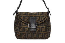 画像をギャラリービューアに読み込む, FENDI フェンディ マンマバケット ワンショルダーバッグ ズッカ柄 ブラウン キャンバス レザー シルバー金具 美品 中古 4b008283