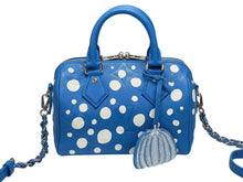 Load image into Gallery viewer, 極美品 LOUIS VUITTON ルイヴィトン 草間彌生コラボ ハンドバッグ M46425 スピーディ バンドリエール20 モノグラム アンプラント PVC レザー ブルー 中古 4b008355