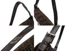 画像をギャラリービューアに読み込む, FENDI フェンディ マンマバケット ワンショルダーバッグ 26424 ズッカ柄 キャンバス レザー ブラウン シルバー金具 美品 中古 4b008370