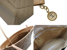 画像をギャラリービューアに読み込む, 極美品 CHANEL シャネル 復刻 ハンドバッグ A01804 9番台 キャビアスキン ココマーク ベージュ ゴールド金具 良品 中古 4b008371