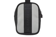 画像をギャラリービューアに読み込む, CHANEL シャネル ポーチ スポーツライン ココマーク ブラック グリーン ナイロン ロゴパッチ 美品 中古 4b008393