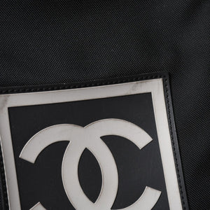 CHANEL CHANEL Sports Line Golf Bag No. 8 Green Black Silver Hardware Nylon Good Condition Used 4b008395