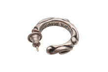 画像をギャラリービューアに読み込む, CHROMEHEARTS クロムハーツ HOOPSCROOL スクロールフープ ピアス 片耳 アクセサリー シルバーピアス '97刻印 シルバー925 3.8g 美品 中古 4b008466