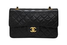 画像をギャラリービューアに読み込む, 極美品 CHANEL シャネル マトラッセ23 Wフラップ Wチェーンショルダーバッグ 3番台 ココマーク ラムスキン ブラック ゴールド金具 中古 4b008480