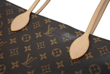 画像をギャラリービューアに読み込む, 極美品 LOUIS VUITTON ルイヴィトン キャリーイット トートバッグ M45199 ブラウン PVC レザー ゴールド金具 中古 4b008520