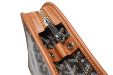 Load image into Gallery viewer, 新品未使用 GOYARD ゴヤール クラッチバッグ ジュバンス MM ポーチ ブラウン ゴヤールディンキャンバス シルバー金具 中古 4b008524
