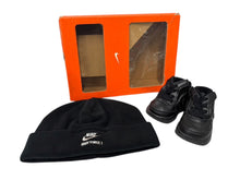 画像をギャラリービューアに読み込む, 極美品 NIKE BABY ナイキ ベイビー GIFT PACK ギフトパック BABY FORCE 1 エアフォースワン スニーカー シューズ ニット帽 セット 中古 4b008552