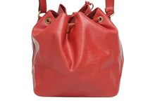 画像をギャラリービューアに読み込む, LOUIS VUITTON ルイヴィトン プチノエ ショルダーバッグ M44107 レッド エピレザー ゴールド金具 良品 中古 4b008563