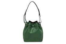 画像をギャラリービューアに読み込む, LOUIS VUITTON ルイヴィトン プチノエ ワンショルダーバッグ M44101 グリーン エピレザー ゴールド金具 良品 中古 4b008564