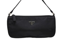 画像をギャラリービューアに読み込む, PRADA プラダ アクセサリーポーチ ブラック ナイロン レザー ハンドバッグ トライアングルロゴ 美品 中古 4b008581