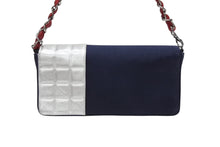 画像をギャラリービューアに読み込む, 極美品 CHANEL シャネル No.5 チョコバー チェーンワンショルダーバッグ 7番台 ココマーク キャンバス レザー シルバー金具 中古 4b008629