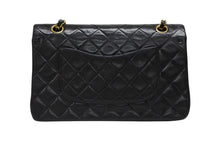 画像をギャラリービューアに読み込む, 極美品 CHANEL シャネル マトラッセ25 Wフラップ Wチェーンショルダーバッグ 2番台 ラムスキン ココマーク ブラック ゴールド金具 中古 4b008634
